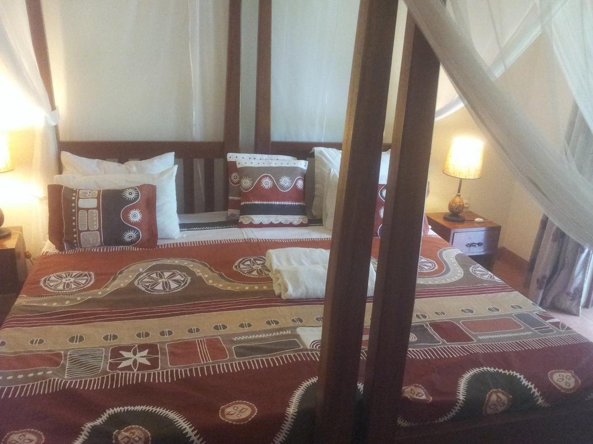 Airport Guesthouse Ентеббе Екстер'єр фото