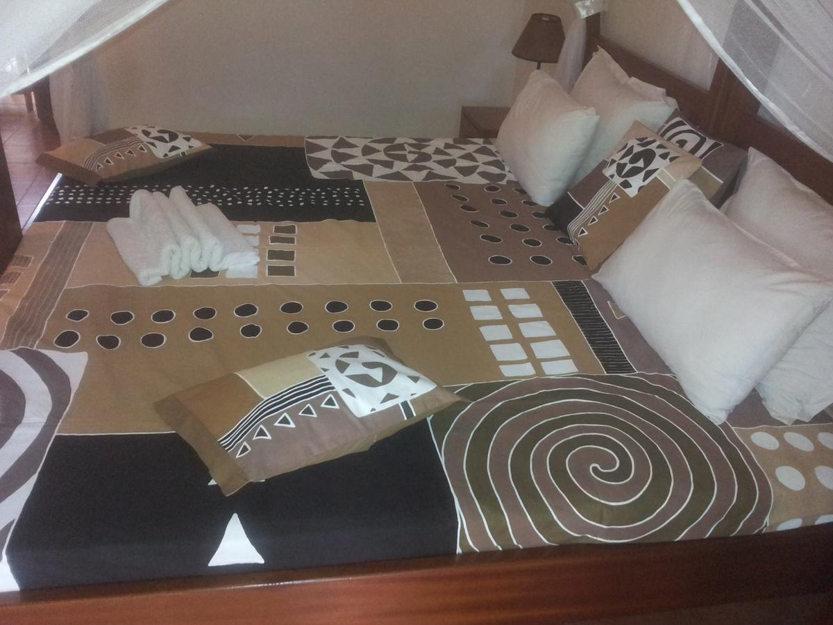 Airport Guesthouse Ентеббе Екстер'єр фото