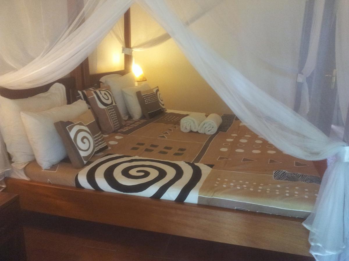 Airport Guesthouse Ентеббе Екстер'єр фото